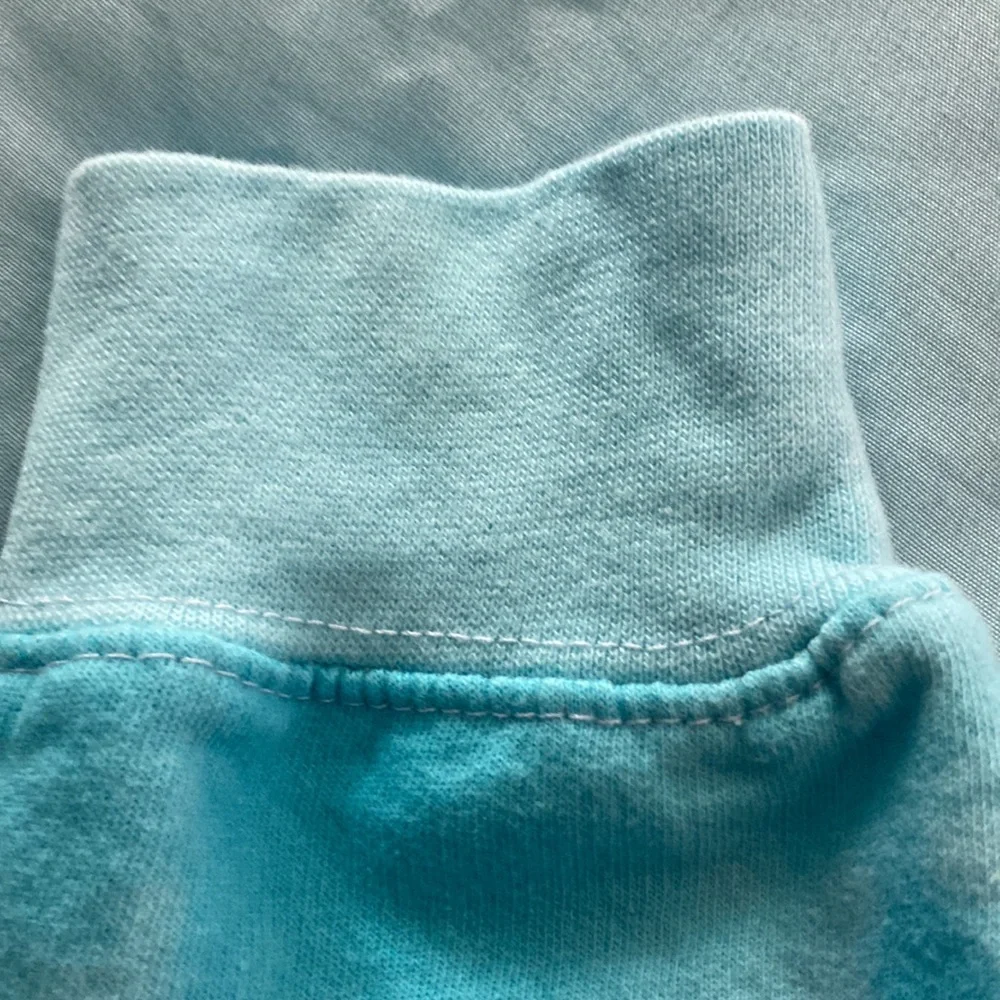 Trade Heritage XL Tie Dyed Sweatshirt. 27” Long x 24” Wide. Ribbed bottom. - Picture 5 of 6